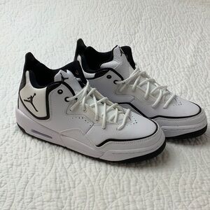 Nike Jordan youth sneaker, white, size 5.5